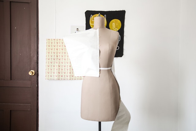 Lee más sobre el artículo Por qué un maniquí de costura puede ser una herramienta imprescindible para tu taller? 10 puntos a considerar.